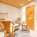 Levin Kotka 1 & 2 - Twin Units In Heart Of Apartment *